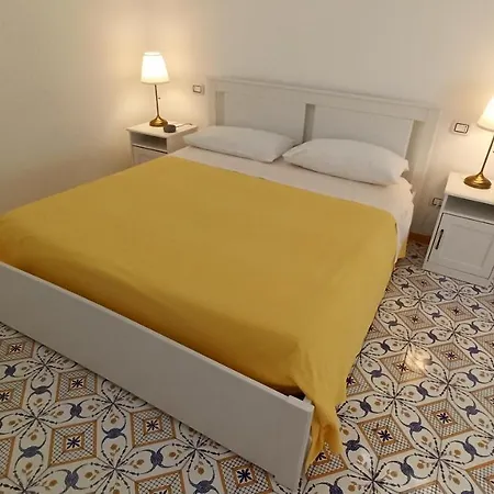 Apartment Mary - *