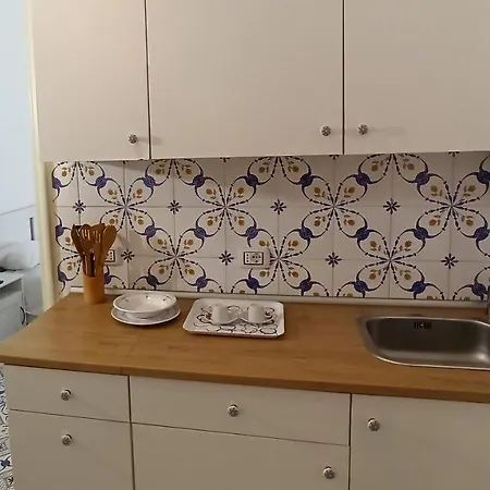 Apartment Mary - *